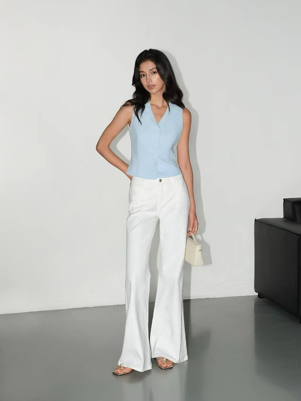 Roisyn Collared Sleeveless Vest