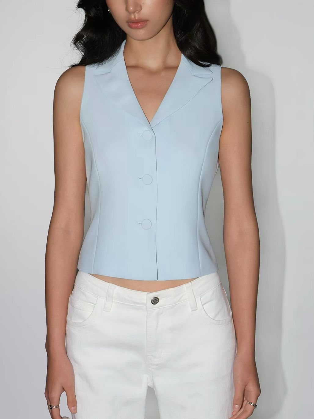 Roisyn Collared Sleeveless Vest