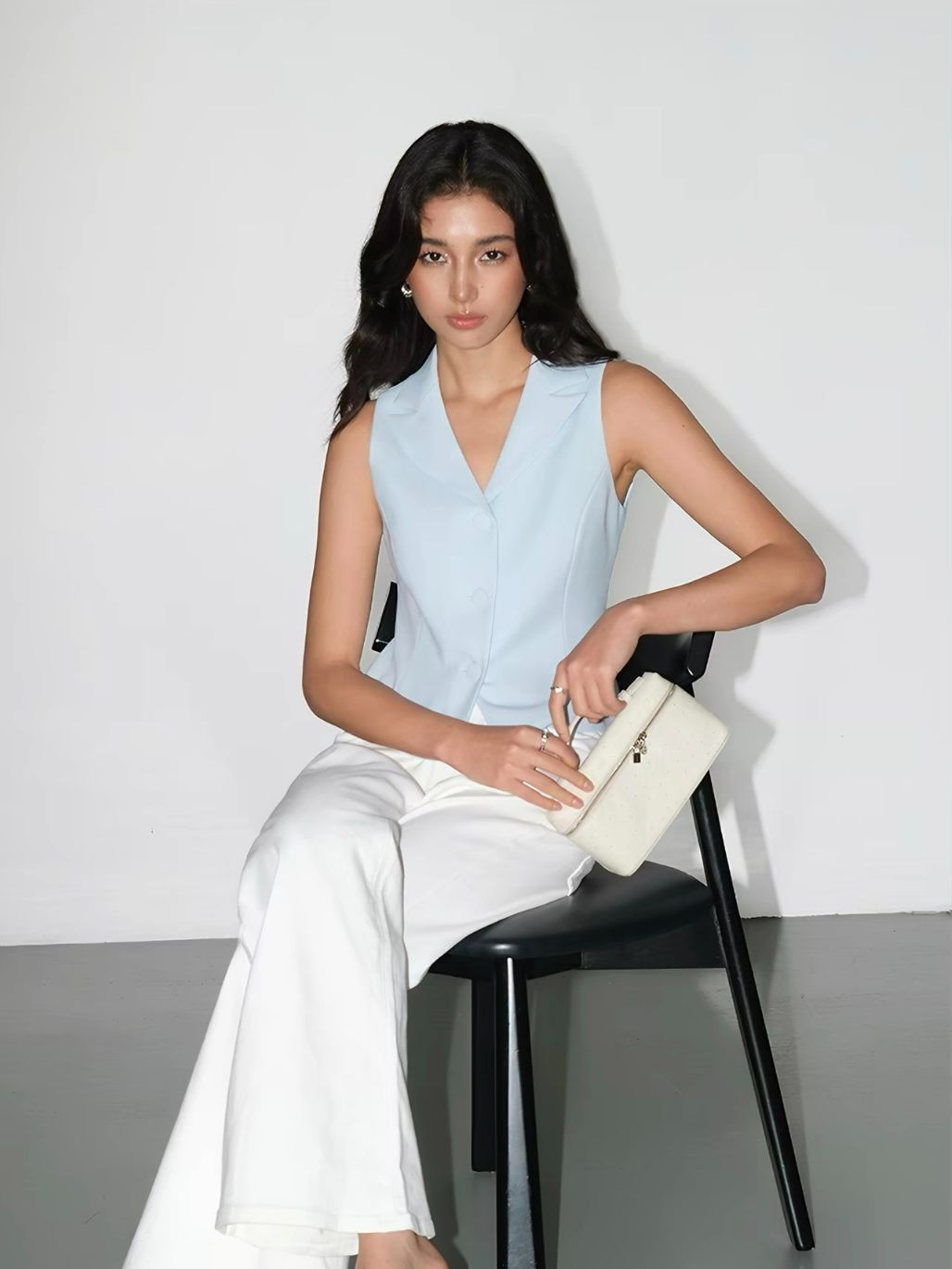 Roisyn Collared Sleeveless Vest