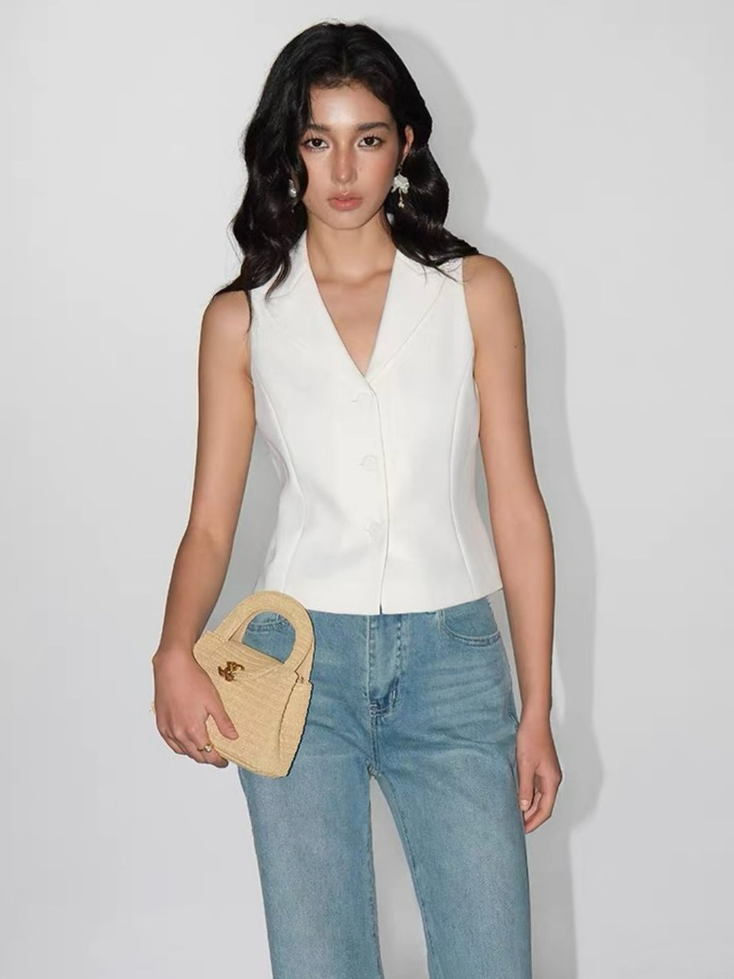 Roisyn Collared Sleeveless Vest