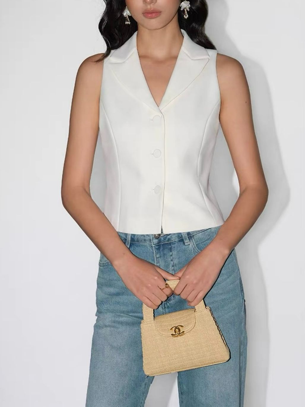 Roisyn Collared Sleeveless Vest