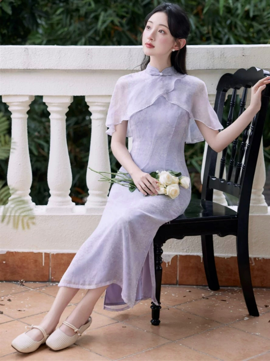 Ju Zhi Side Slit Cheongsam with Flounce Cape Sleeve-The Black Bow-