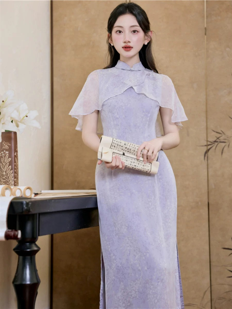 Ju Zhi Side Slit Cheongsam with Flounce Cape Sleeve-The Black Bow-