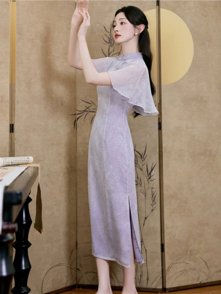 Ju Zhi Side Slit Cheongsam with Flounce Cape Sleeve-The Black Bow-