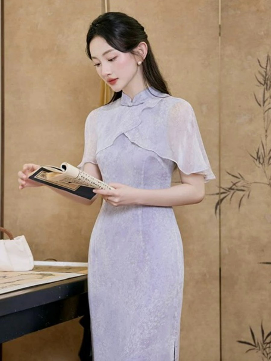 Ju Zhi Side Slit Cheongsam with Flounce Cape Sleeve-The Black Bow-