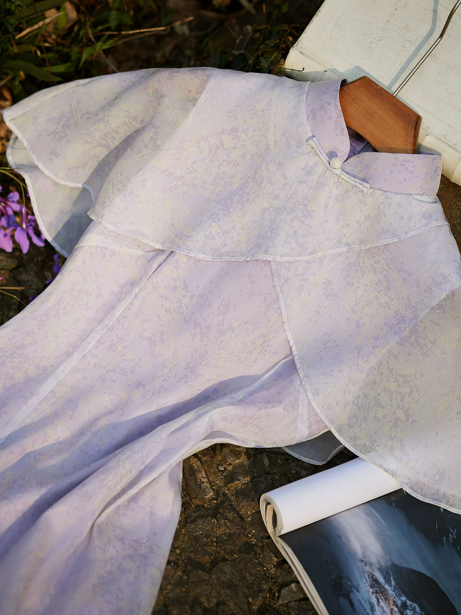 Ju Zhi Side Slit Cheongsam with Flounce Cape Sleeve-The Black Bow-