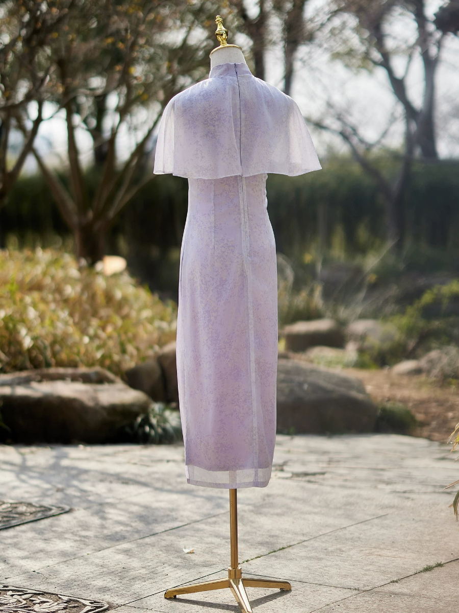 Ju Zhi Side Slit Cheongsam with Flounce Cape Sleeve-The Black Bow-