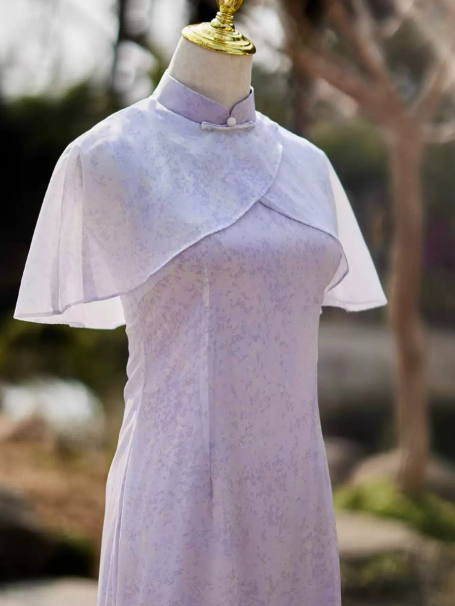 Ju Zhi Side Slit Cheongsam with Flounce Cape Sleeve-The Black Bow-