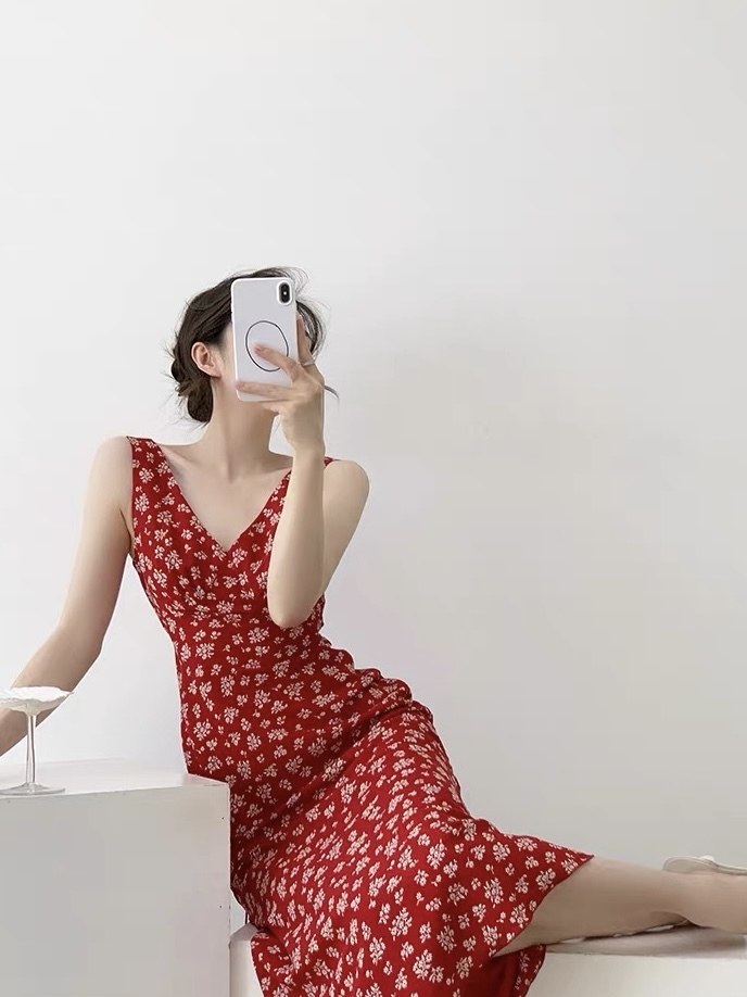 Kylian V-Neck Floral Dress