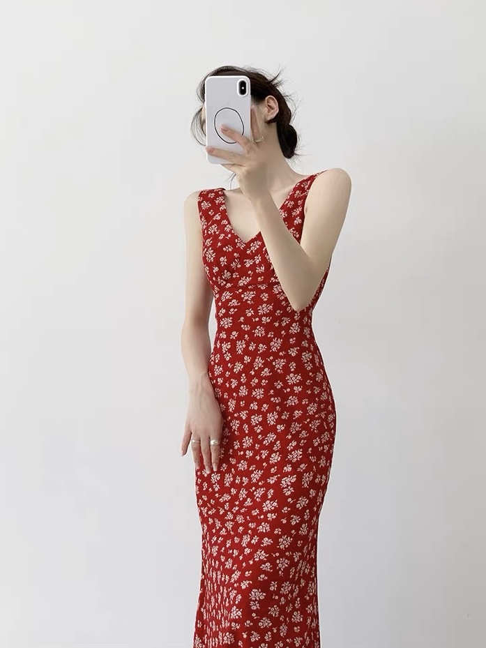 Kylian V-Neck Floral Dress