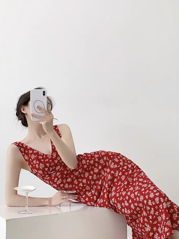 Kylian V-Neck Floral Dress