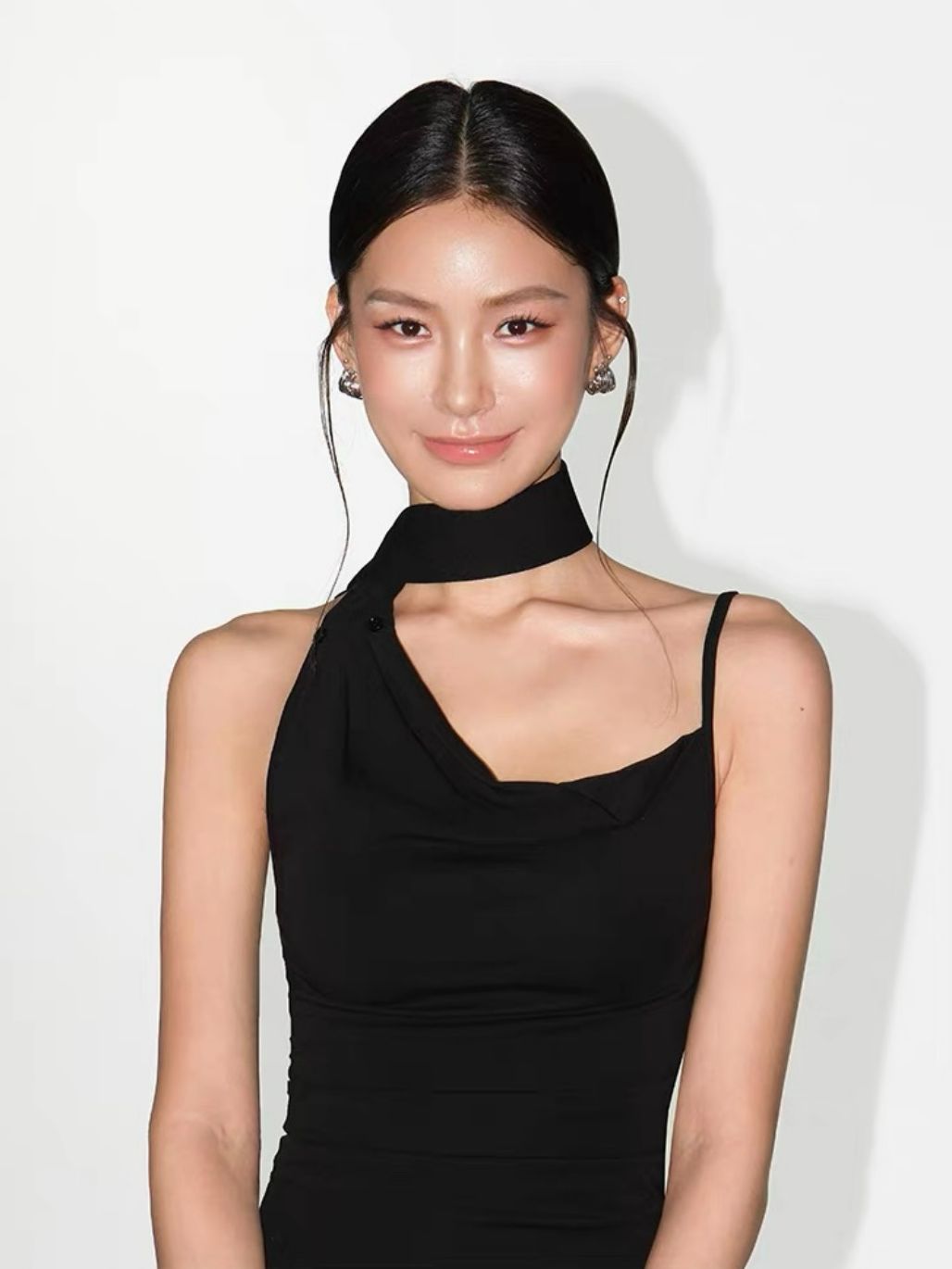 Rei Neck Tie Knit Top