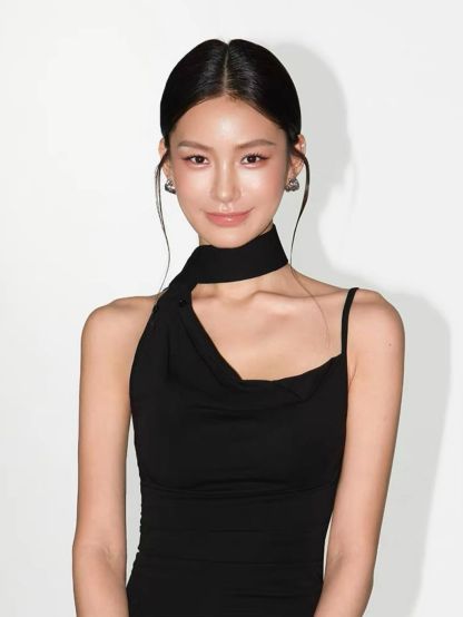 Rei Neck Tie Knit Top