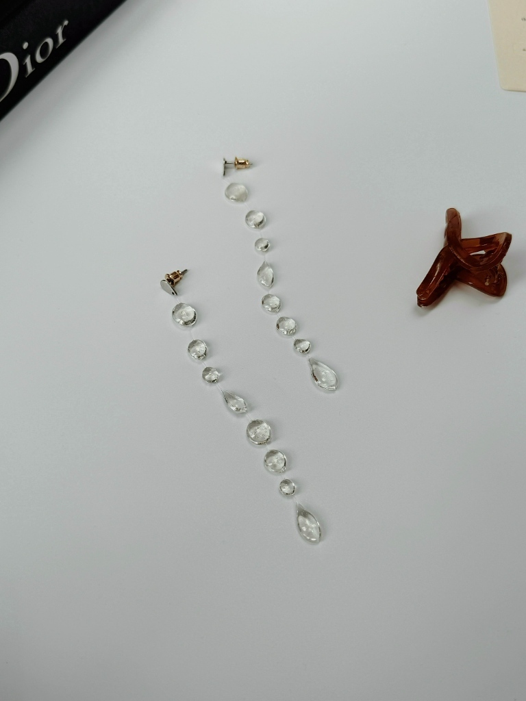 Taasha Water Drip Earrings