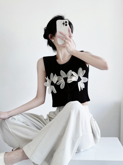 Grace 3D Flower Sleeveless Top-The Black Bow-