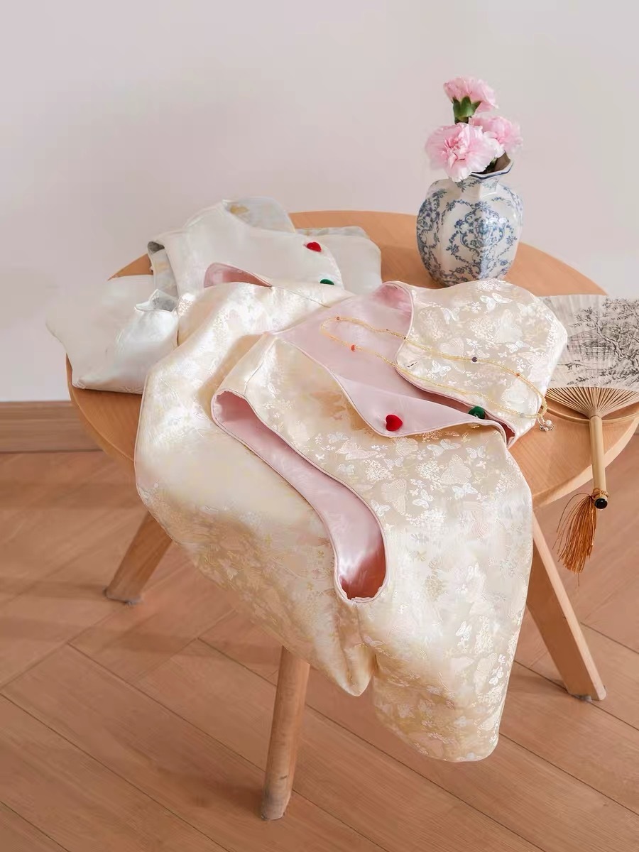 Ling An Two Sided An Butterfly Printing Oriental Vest