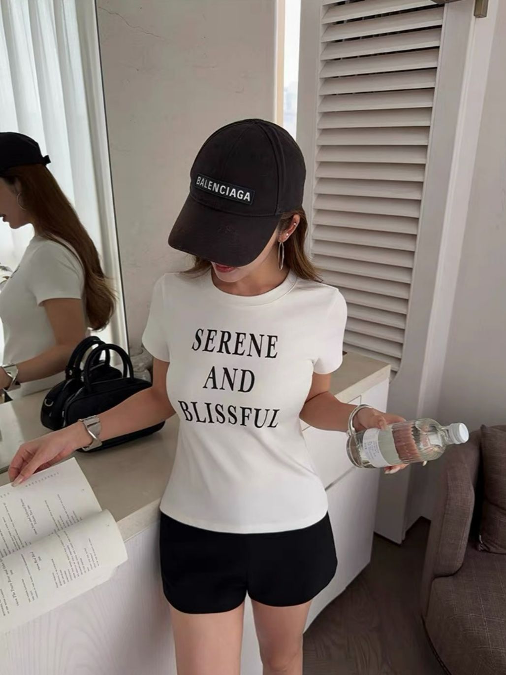 Reen Fitted Shoulder Alphabet Tee