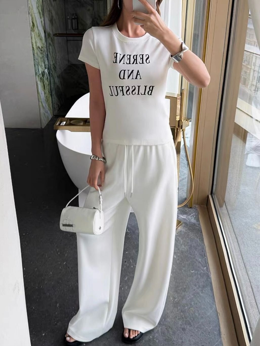 Reen Fitted Shoulder Alphabet Tee