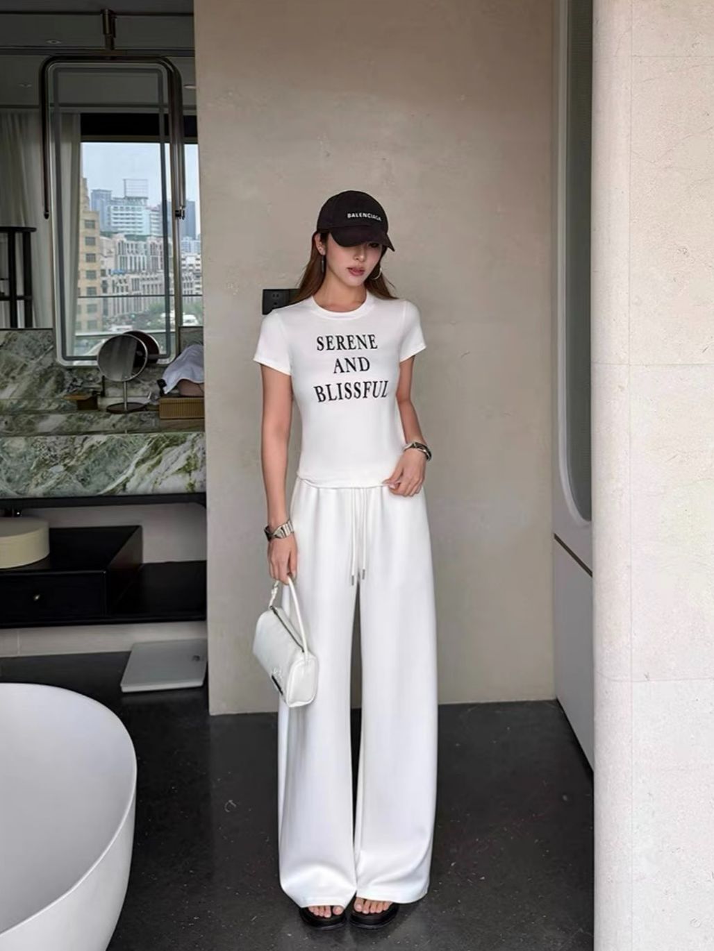 Reen Fitted Shoulder Alphabet Tee