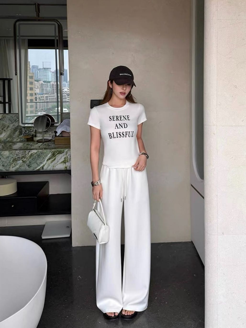 Reen Fitted Shoulder Alphabet Tee