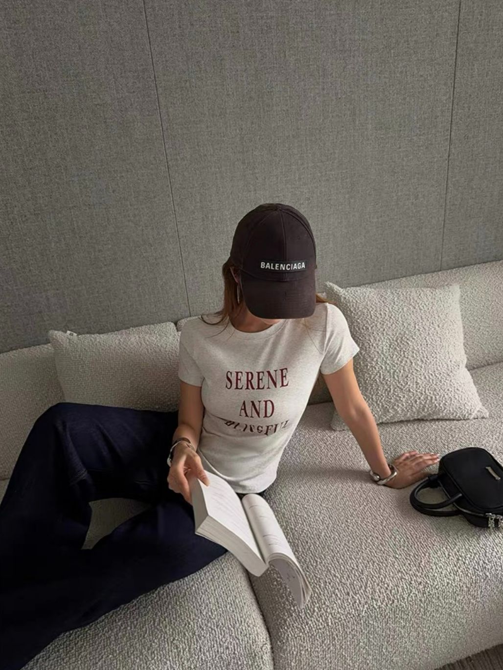 Reen Fitted Shoulder Alphabet Tee