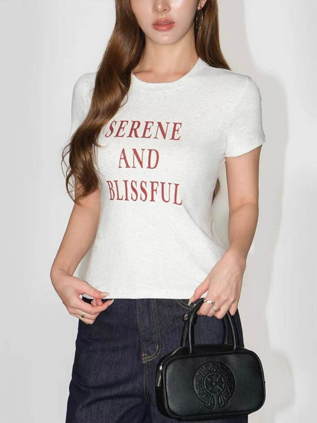 Reen Fitted Shoulder Alphabet Tee