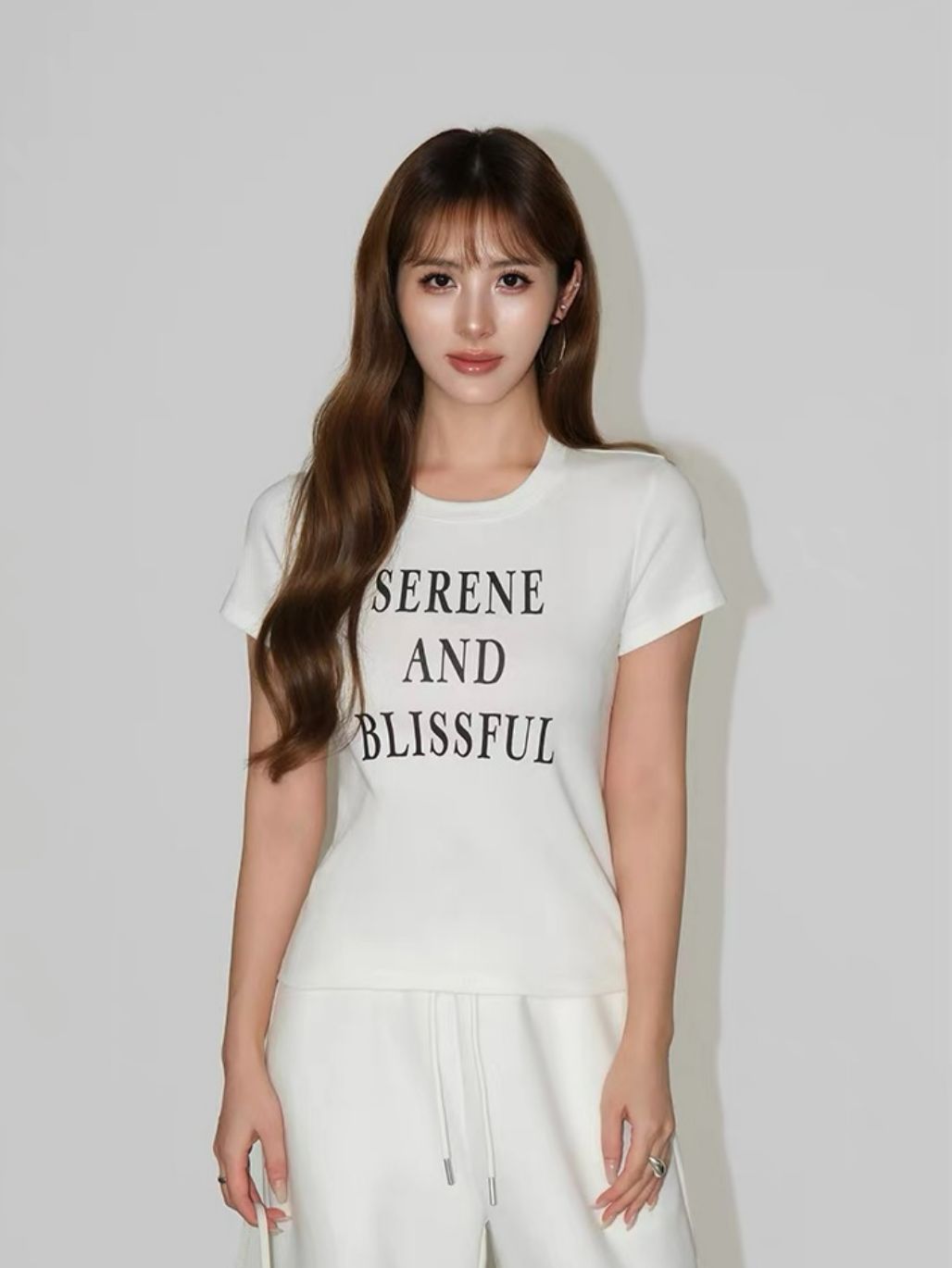Reen Fitted Shoulder Alphabet Tee