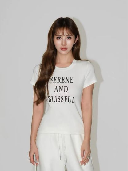 Reen Fitted Shoulder Alphabet Tee