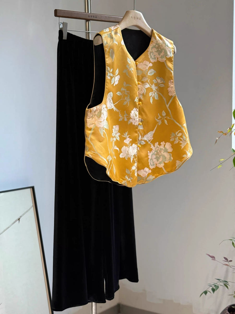 Shuang Hu Floral Oriental Vest