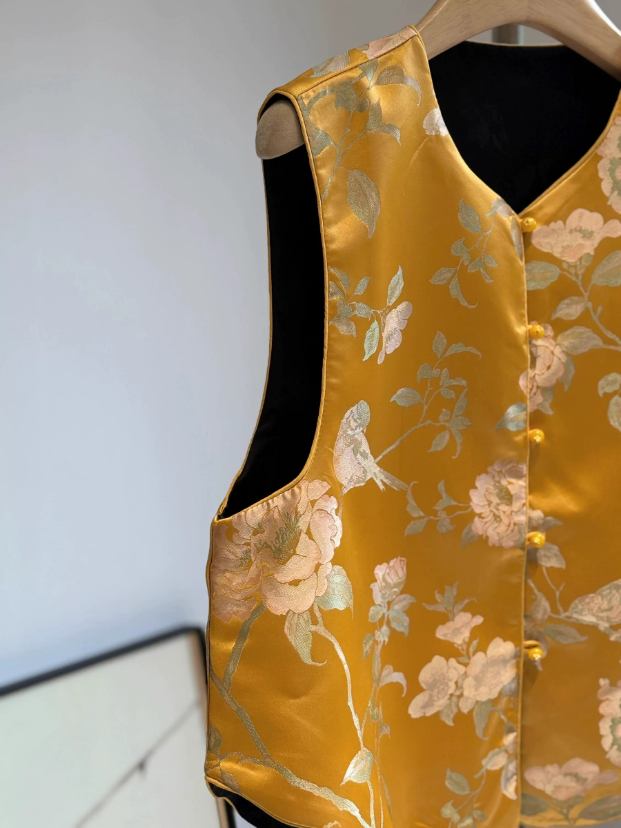 Shuang Hu Floral Oriental Vest