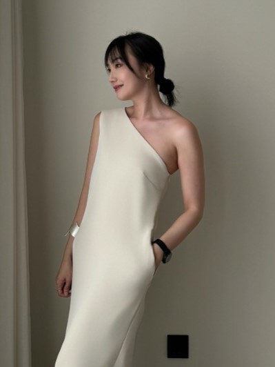 Annie One Shoulder Back Slit Dress-The Black Bow