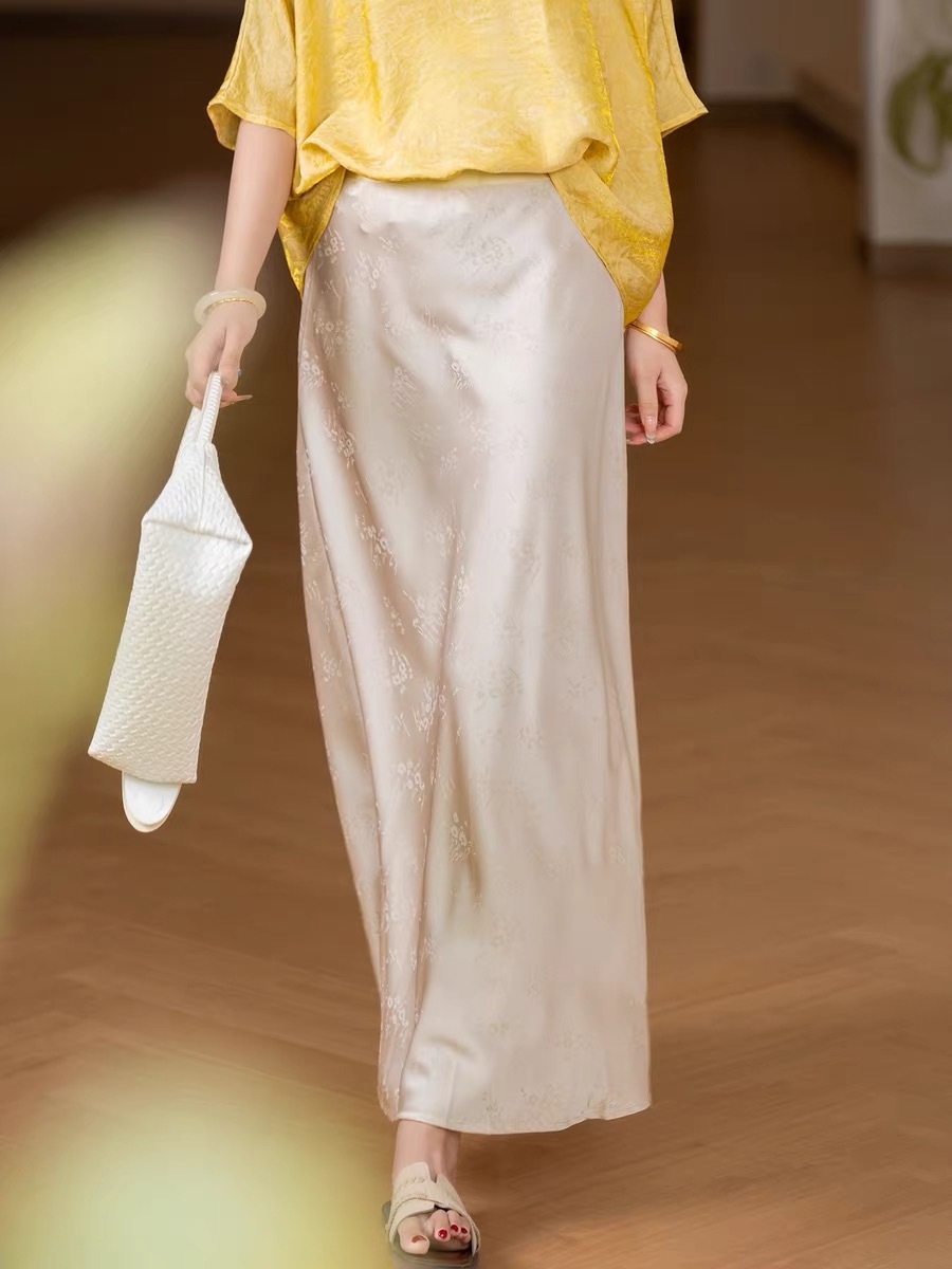 Ling Da Floral Embossed Satin Skirt