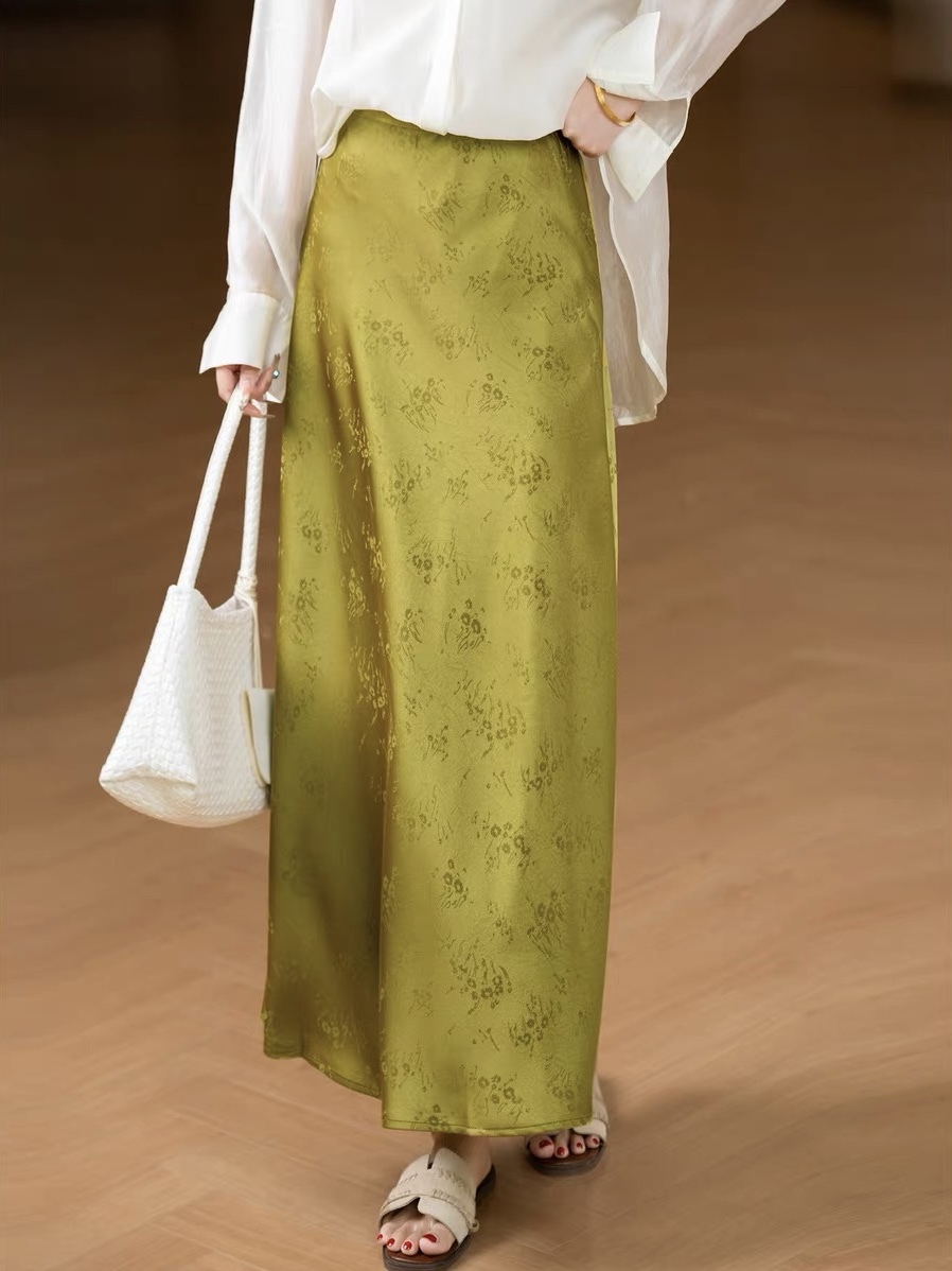 Ling Da Floral Embossed Satin Skirt