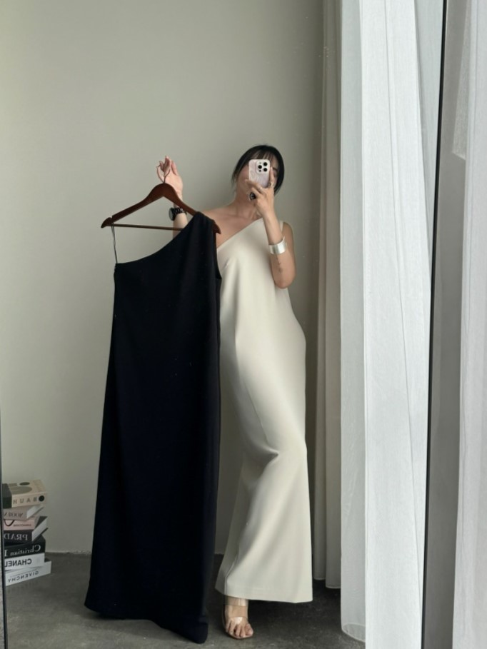 Annie One Shoulder Back Slit Dress-The Black Bow