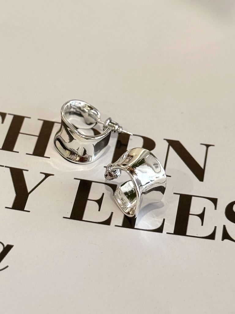 Ha-Yoon Sculpted Earrings
