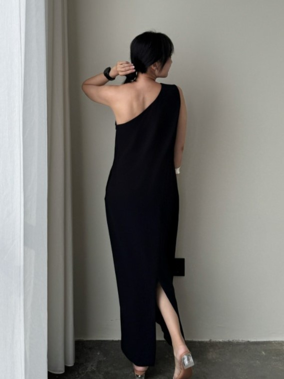 Annie One Shoulder Back Slit Dress-The Black Bow