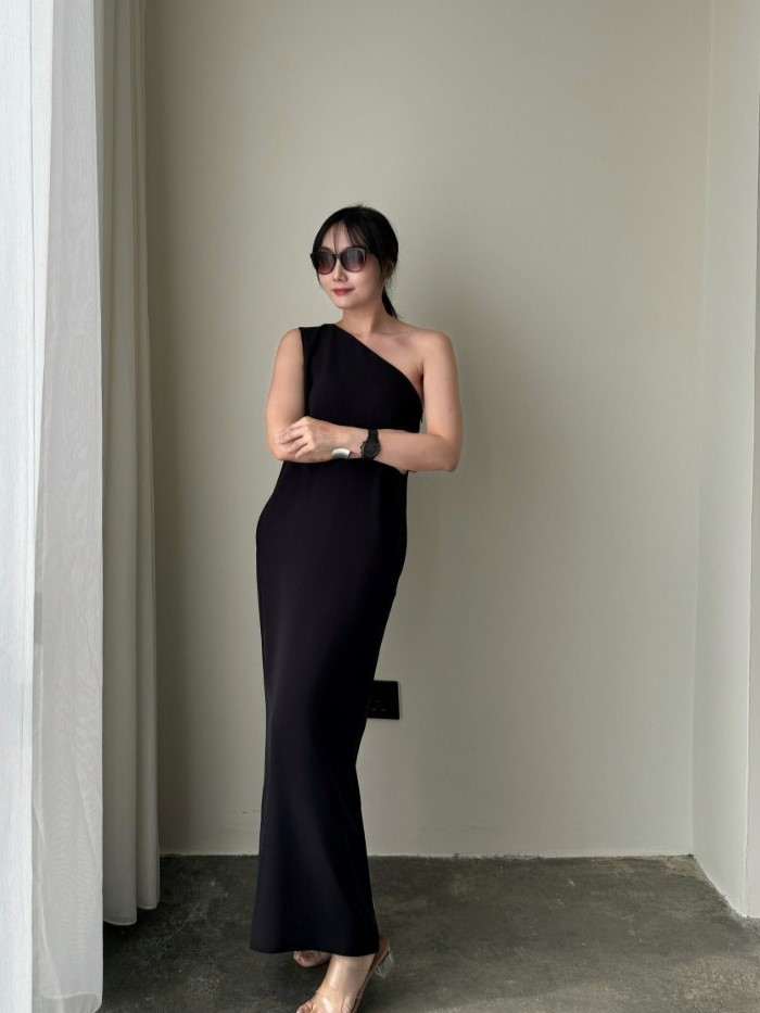 Annie One Shoulder Back Slit Dress-The Black Bow