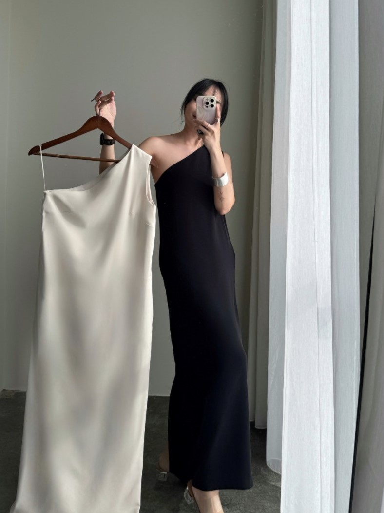 Annie One Shoulder Back Slit Dress-The Black Bow