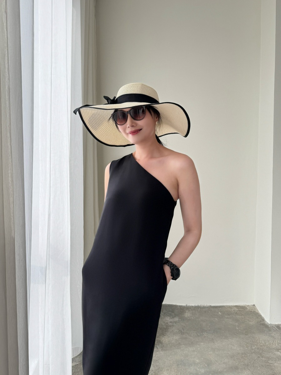 Annie One Shoulder Back Slit Dress-The Black Bow