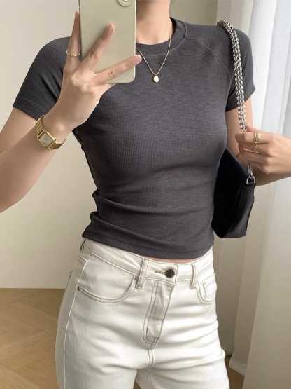 Uma Raglan Tee