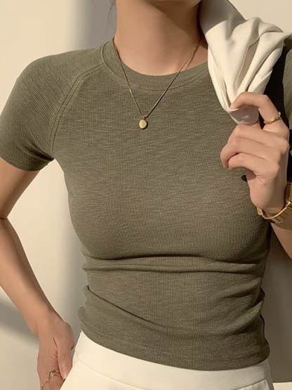 Uma Raglan Tee