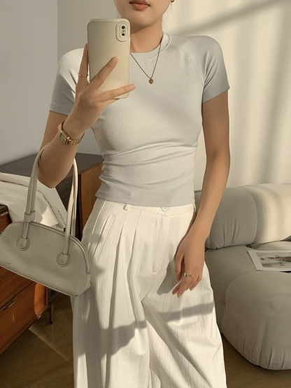 Uma Raglan Tee