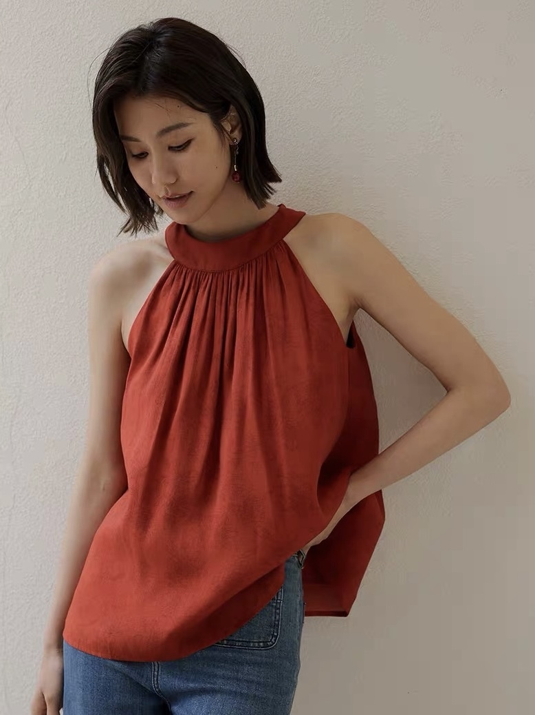 Ling Geng Back Rubbon Halter Neck Satin Top