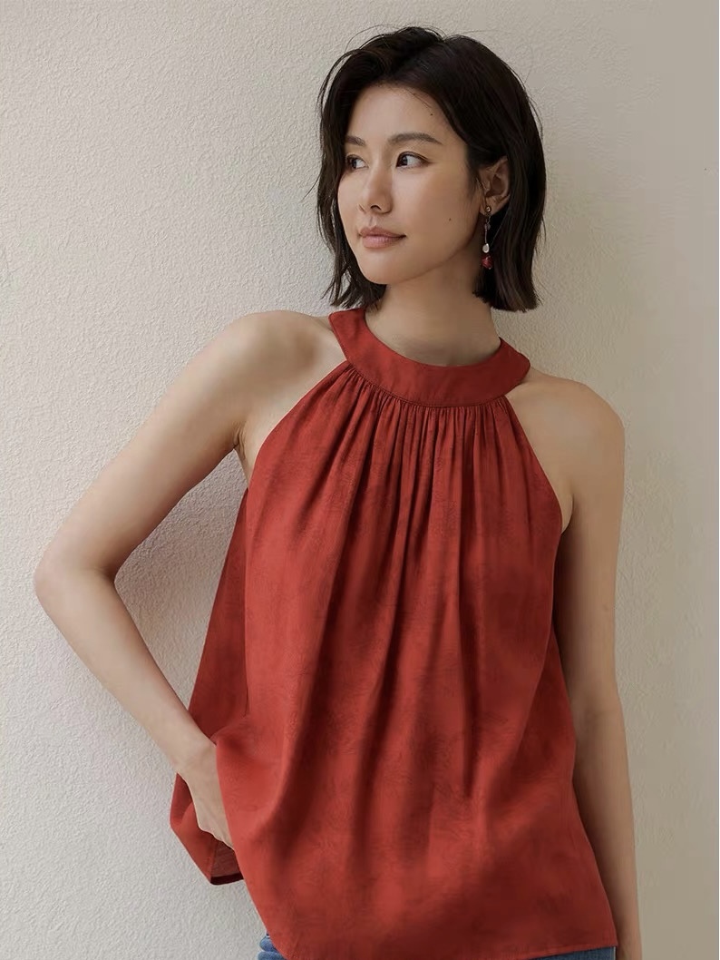 Ling Geng Back Rubbon Halter Neck Satin Top
