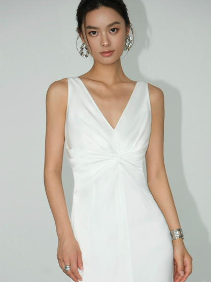 Benley V-Neck Ceremony Dress-The Black Bow-