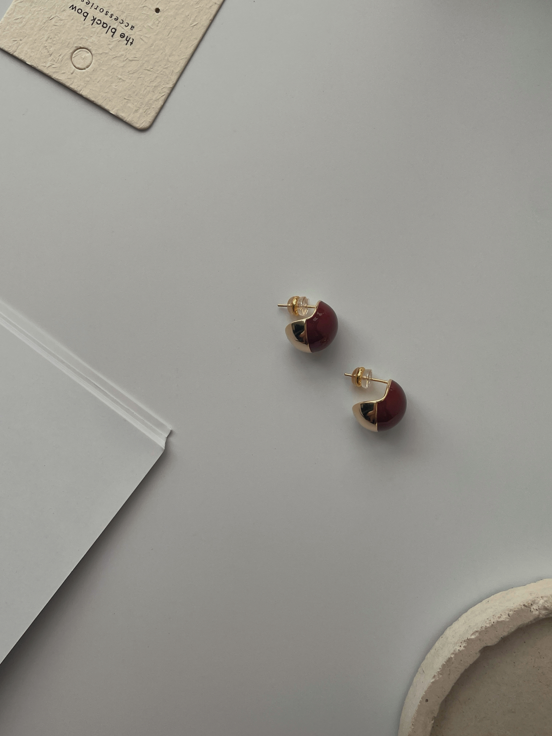Min-Na Red Bean Ear Studs-The Black Bow-