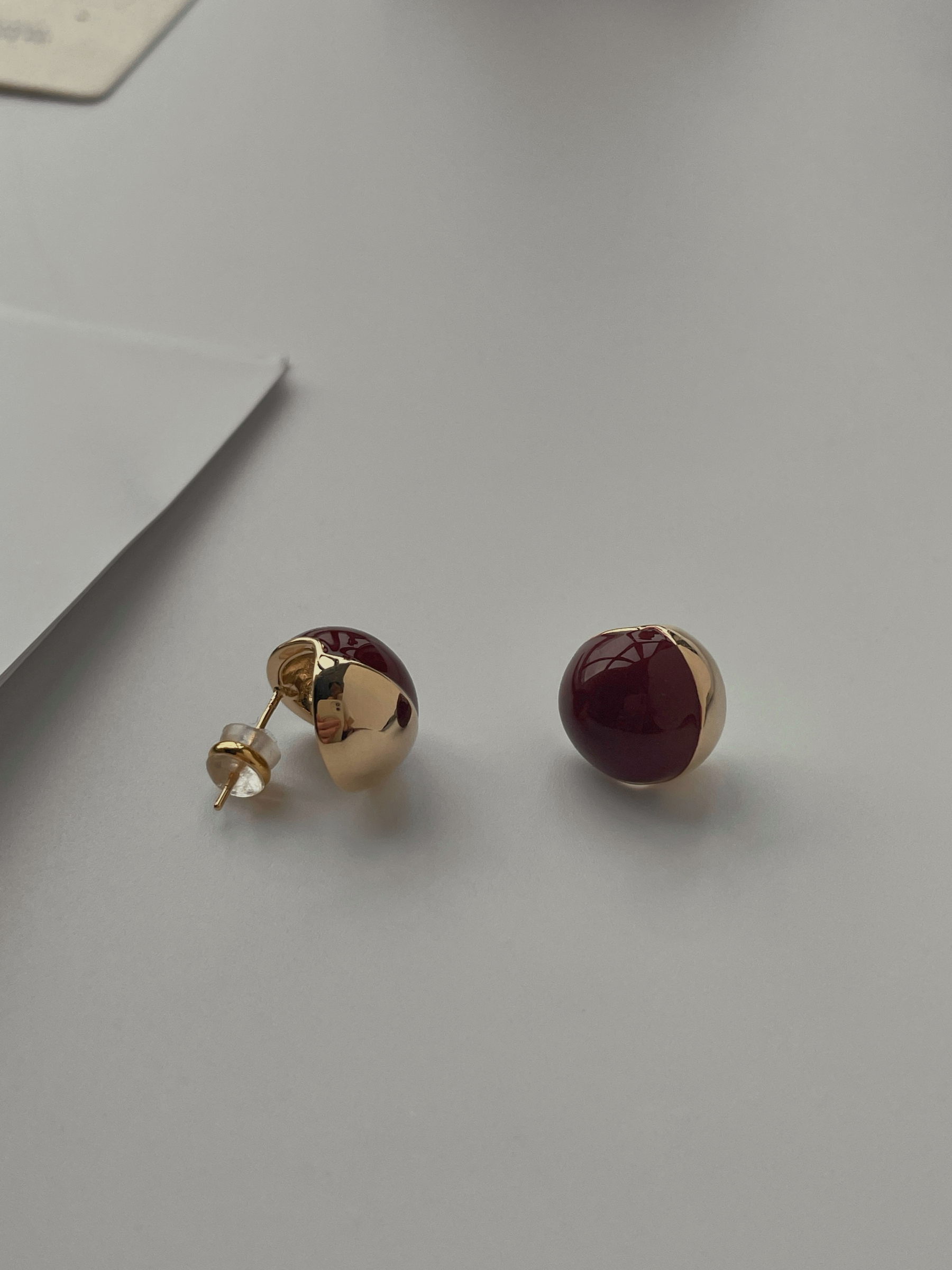 Min-Na Red Bean Ear Studs-The Black Bow-