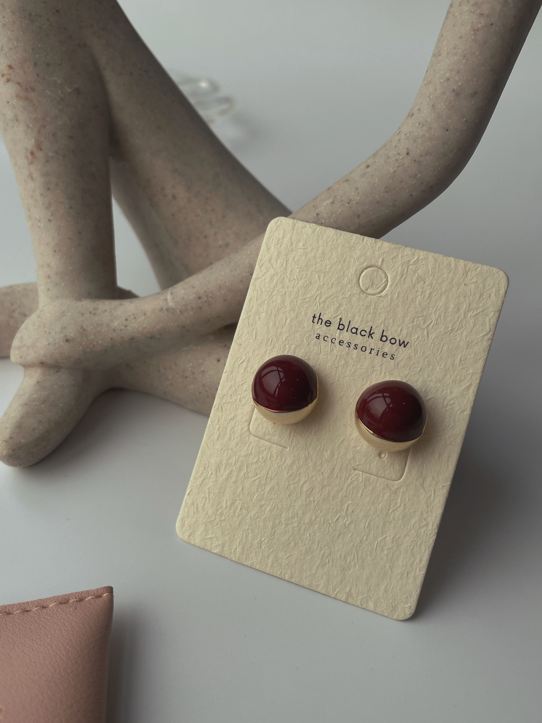 Min-Na Red Bean Ear Studs-The Black Bow-