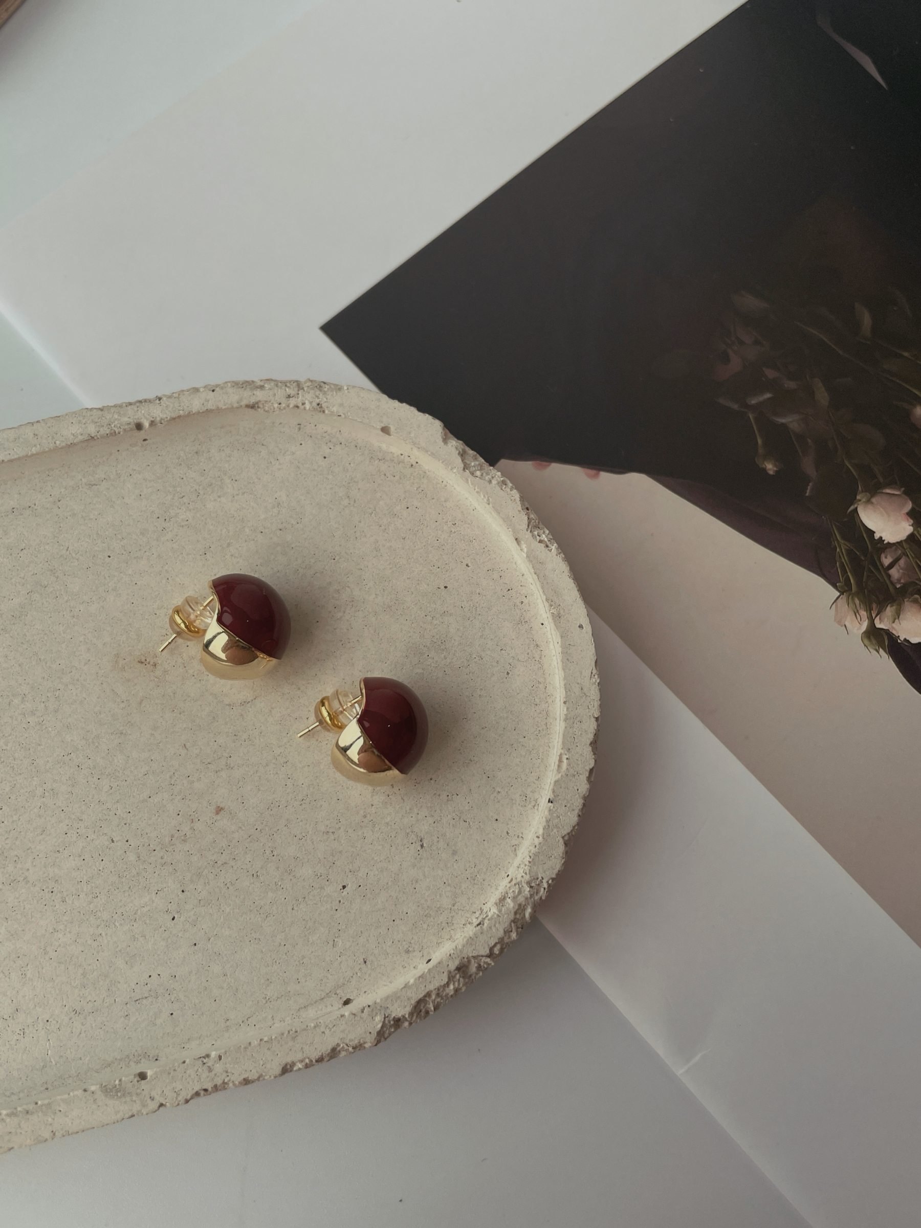 Min-Na Red Bean Ear Studs-The Black Bow-