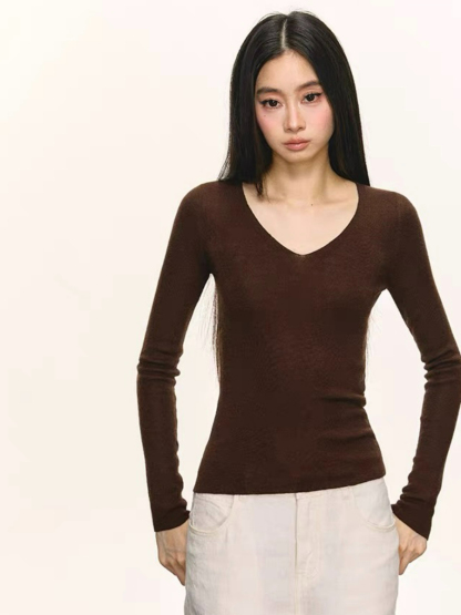Dee V-Collar Knit Top